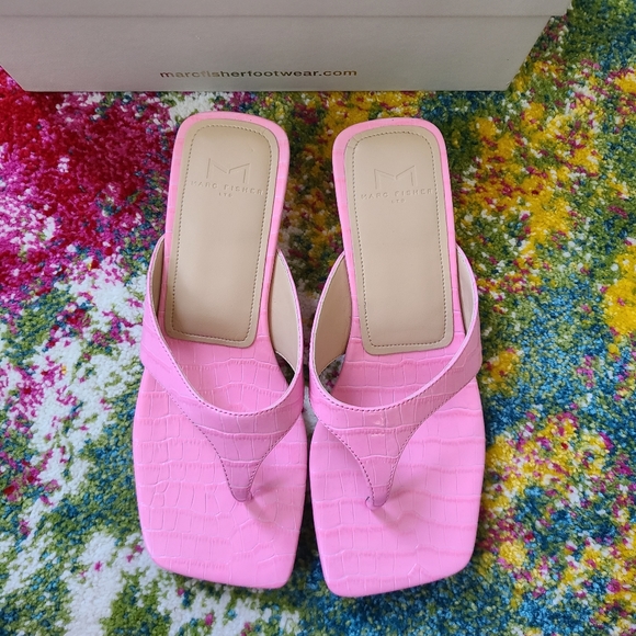 Like New - Marc Fisher - Pink Slides / Sandals kitten heels 👠 - Picture 7 of 12